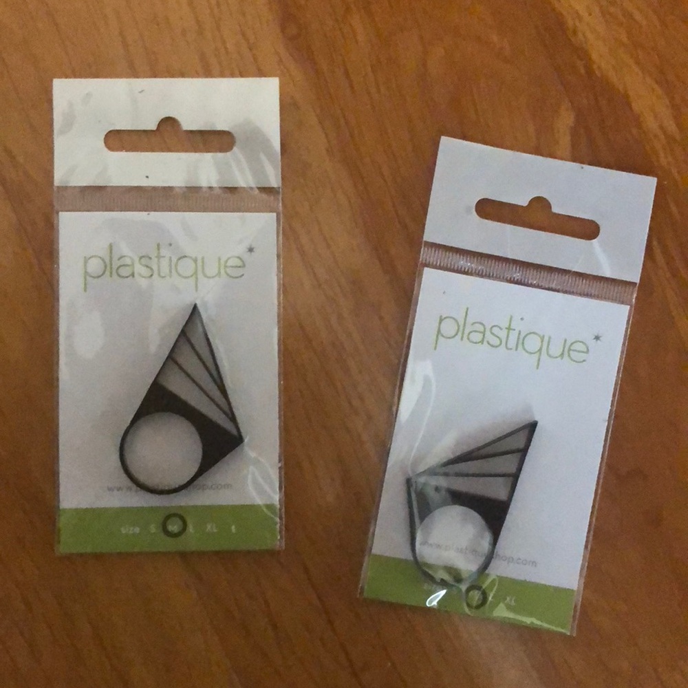 🐧PLASTIQUE ACRYLIC RING🐧 - Picture 2 of 5
